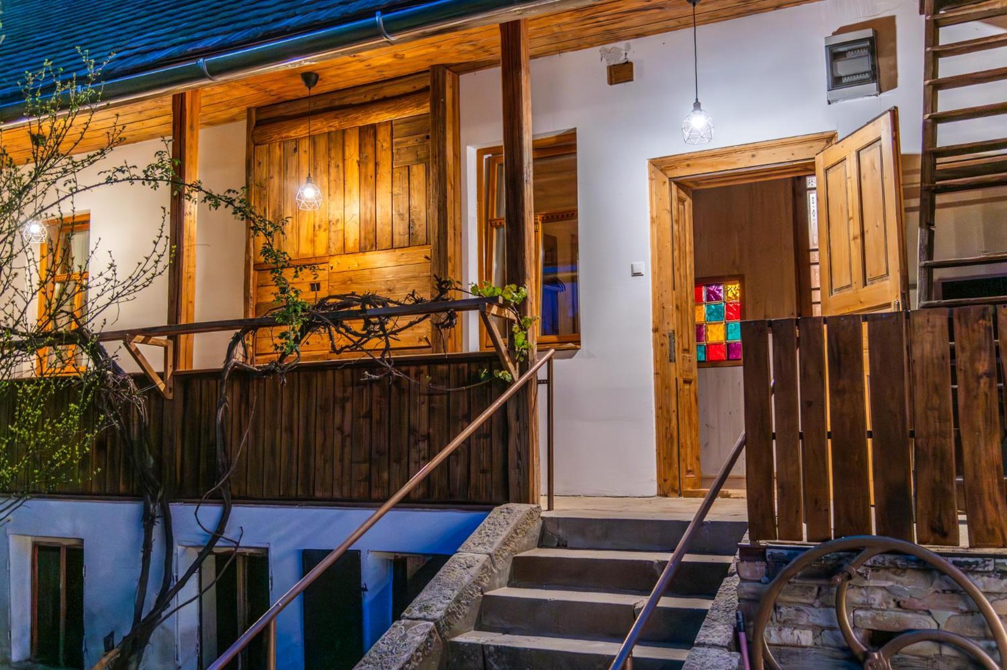 Minifaktura Loft & Reggelizo Es Etelbar Apartmán *